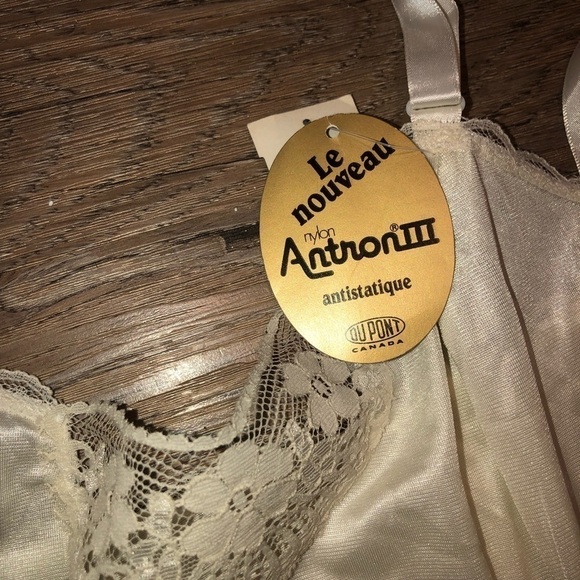 𝅺vintage 70s Hanna Satin Feel Lace Trim Night Gown Slip Ribbon Strap New - Picture 8 of 10